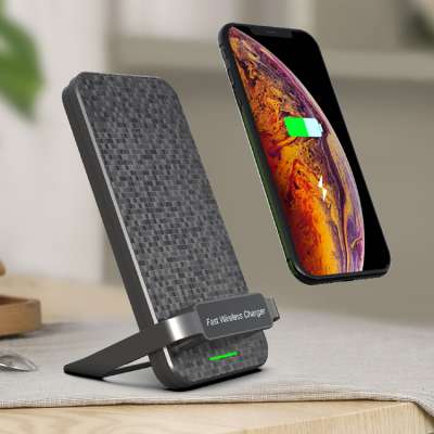 2020 Trending Product Cell phone Qi Wireless Charger Portable Charging Station